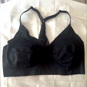 Victoria's Secret black Lacey back Detail Bra/bralette -NWOT - Size M